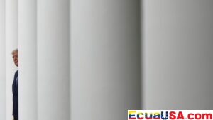 51% demócratas, 39% republicanos y 54%-27% entre independientes: la encuesta del martes que muestra a Trump con la imagen más baja desde que llegó al poder — a 49 días de las elecciones