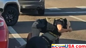 Iban a entregar sus papeles para alistarse en los Marines, filmaron un operativo del ICE frente a una escuela y los golpearon: “No me importa. Tus padres no te pueden ayudar ahora”