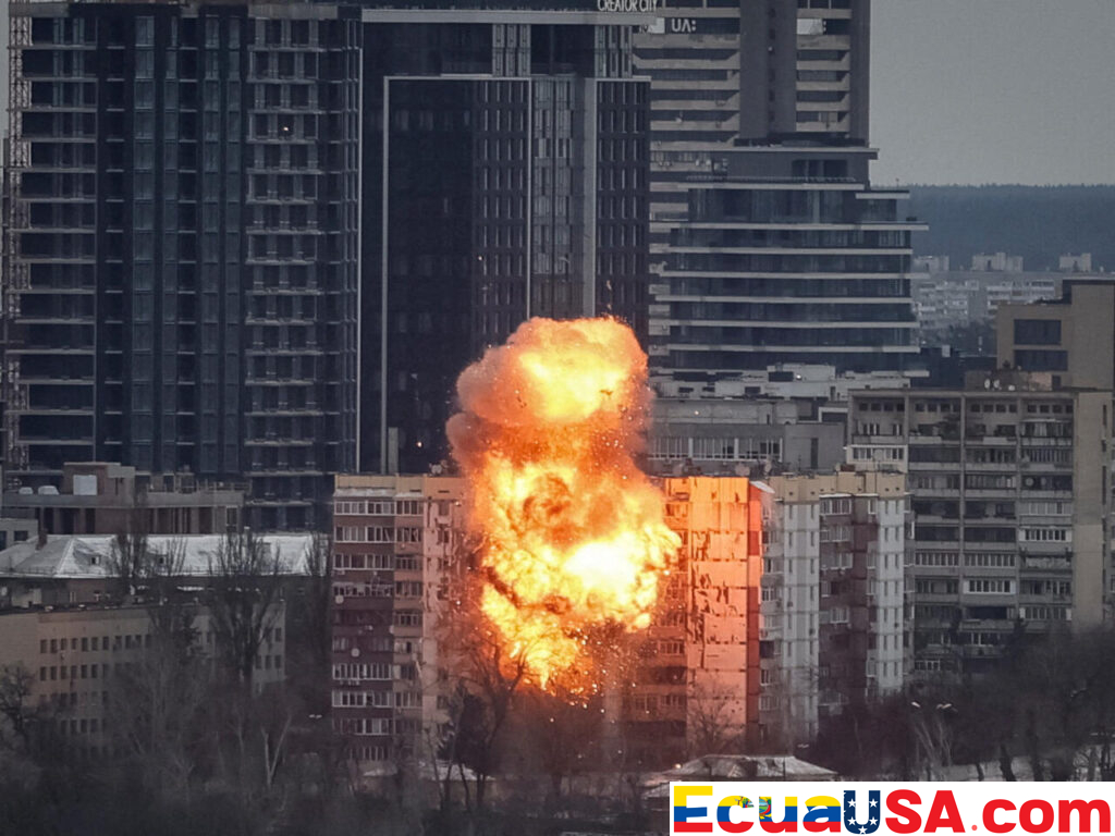El mayor ataque con drones de la guerra: Ucrania envió más de 1.000 aparatos contra Moscú en el último día de las elecciones rusas — y la Refinería de Kapotnia ardió en llamas
